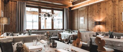 Lunch and dinner served