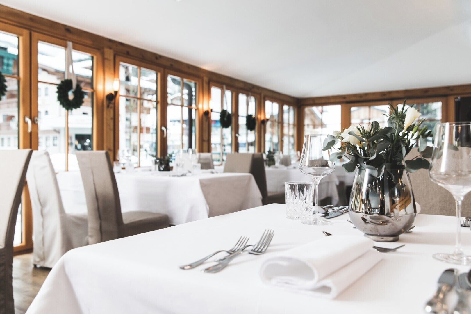 lunch and dinner served