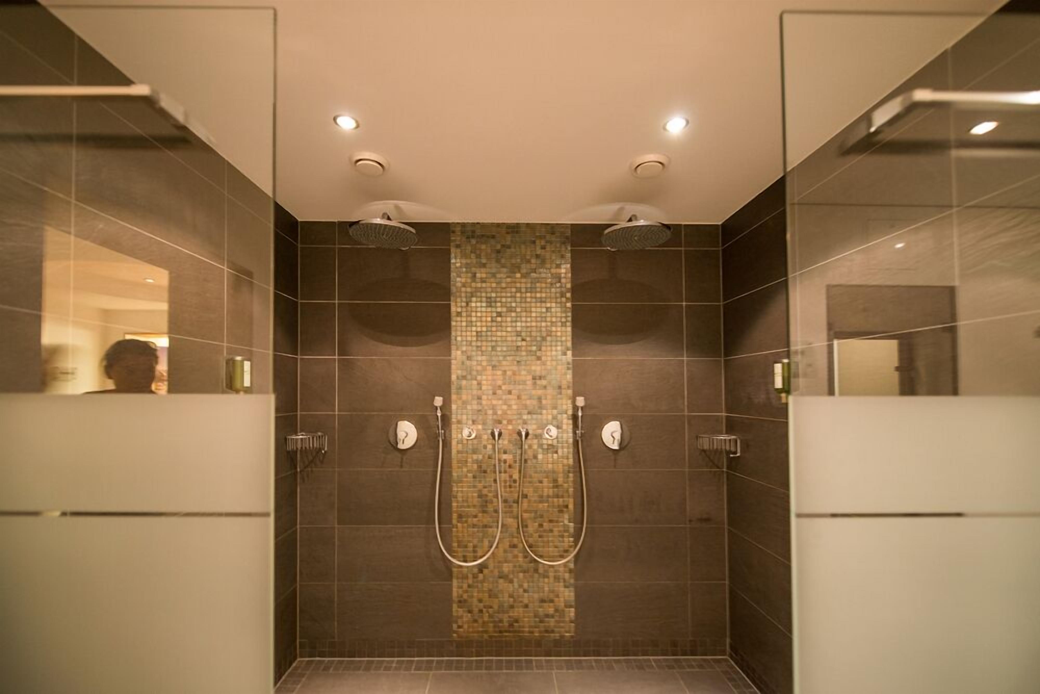 steam room, massages