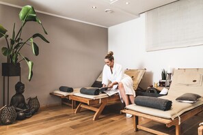 Sauna a vapor, massagens