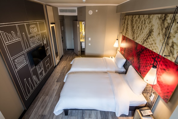 Room, 2 Twin Beds | In-room safe, desk, free WiFi, bed sheets - Hotel ibis Ankara Airport (Akyurt)