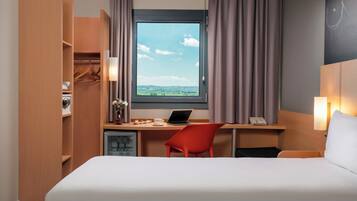 In-room safe, desk, free WiFi, bed sheets