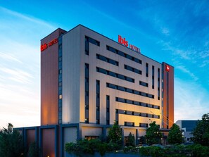 In-room safe, desk, free WiFi, bed sheets - Hotel ibis Ankara Airport (Akyurt)