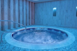 Indoor pool - Courtyard Buffalo Downtown / Canalside (Buffalo)