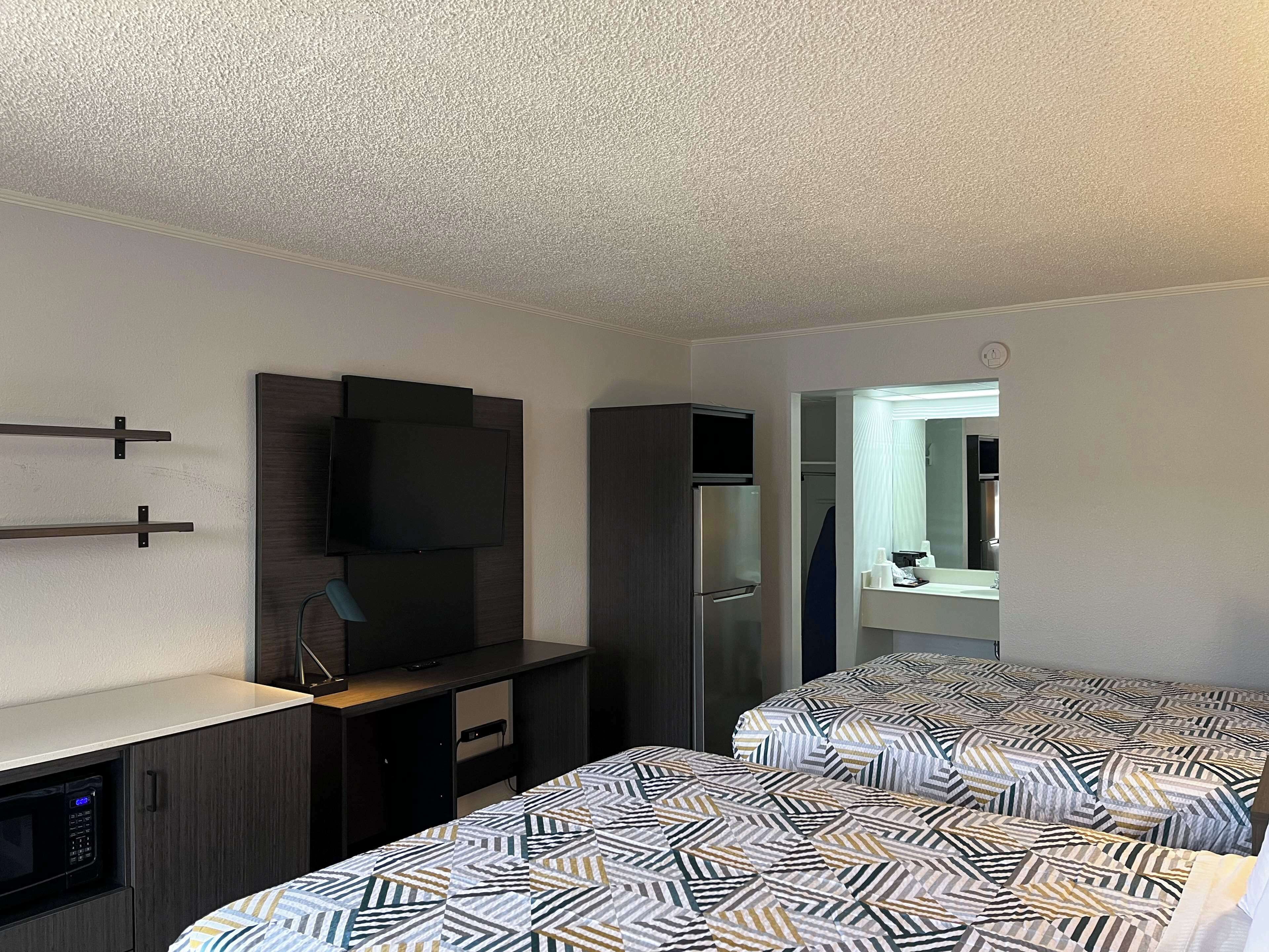 Desk, iron/ironing board, free WiFi, bed sheets