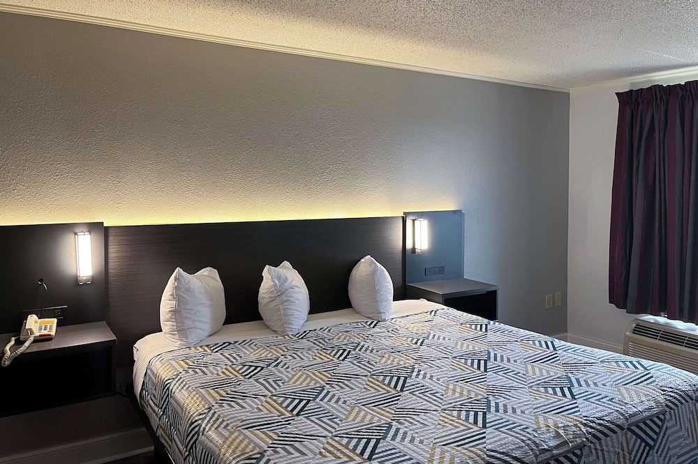 Studio 6 Suites Perry, GA