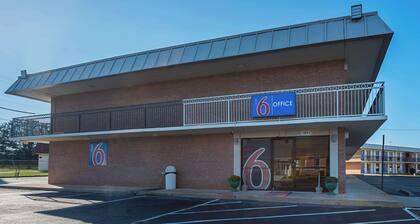 Studio 6 Suites Perry, GA