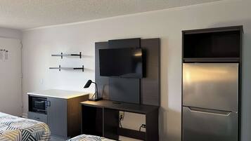 Desk, iron/ironing board, free WiFi, bed sheets