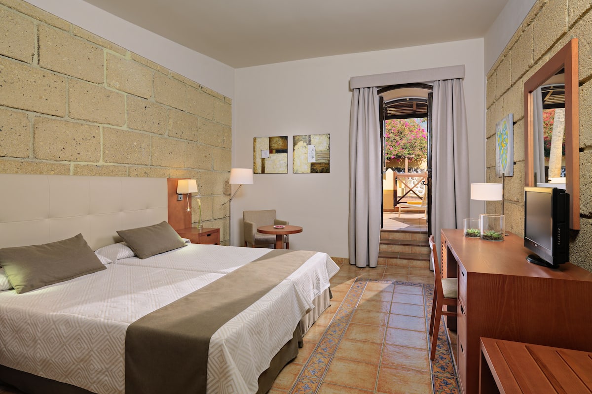 minibar, individually furnished, desk, soundproofing