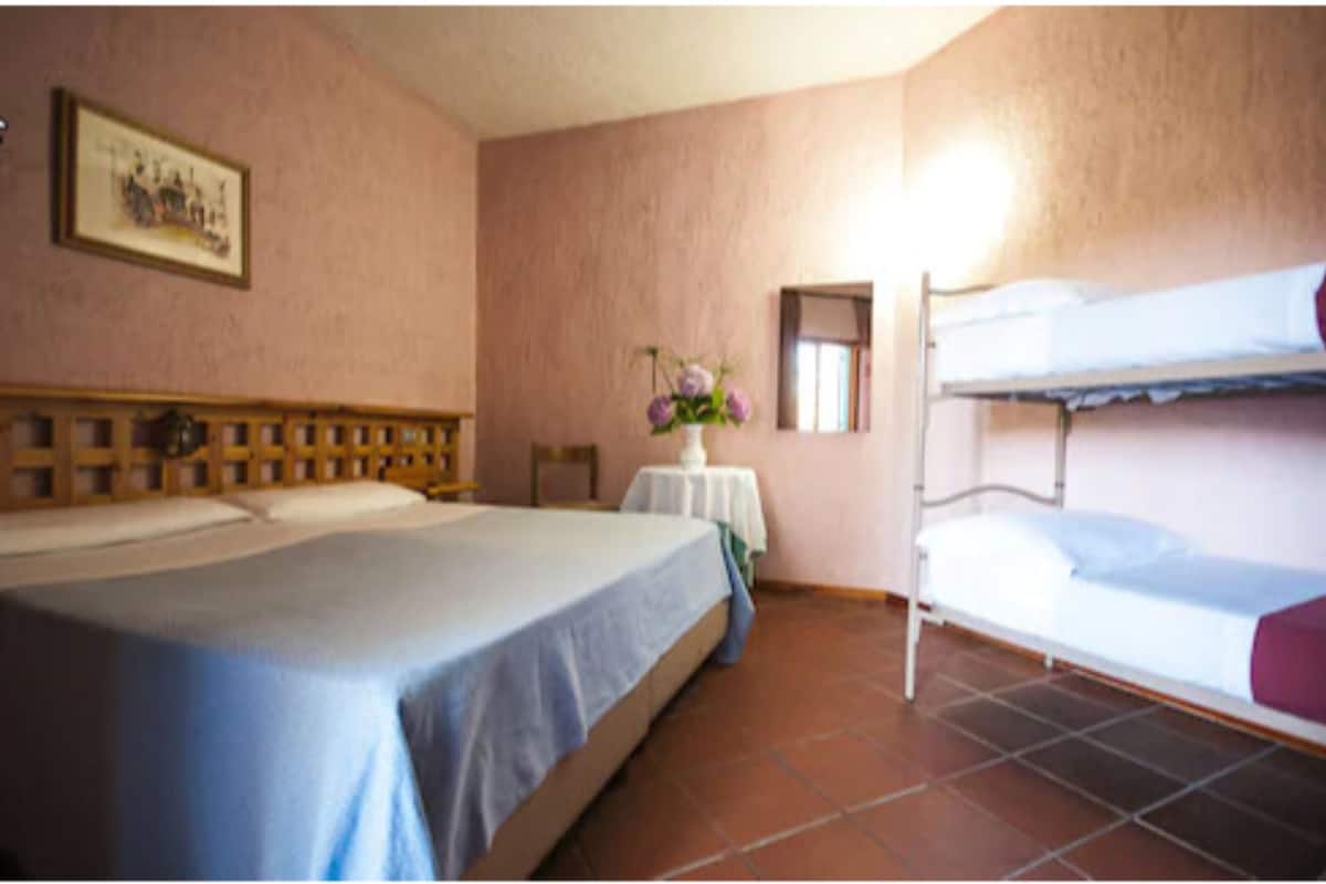 Quadruple Room | Hypo-allergenic bedding, in-room safe, individually furnished