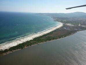 Private beach nearby, white sand, sun loungers, beach umbrellas - Hotel Scintilla (San Teodoro)