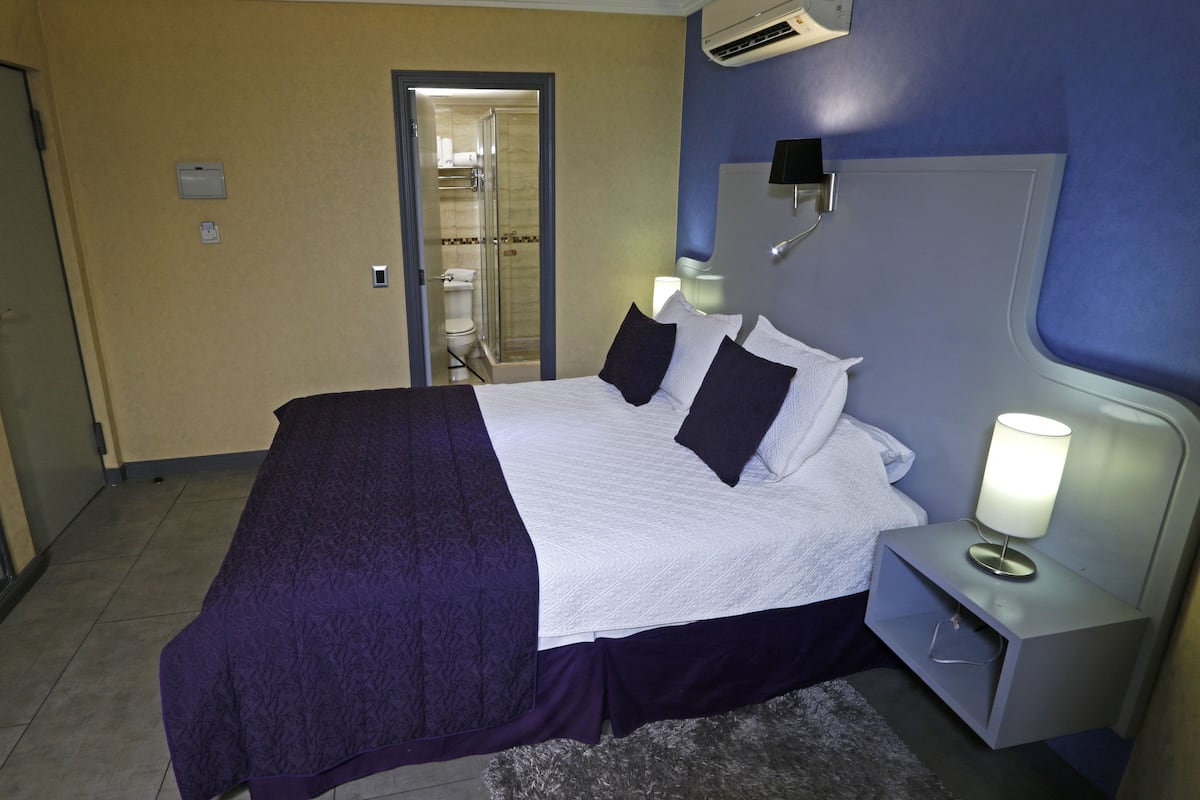 Minibar, in-room safe, blackout curtains, free WiFi