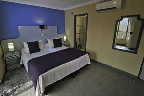 Minibar, in-room safe, blackout curtains, free WiFi - Principado Lastarria Hotel (Santiago)