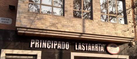 Fachada de la propiedad