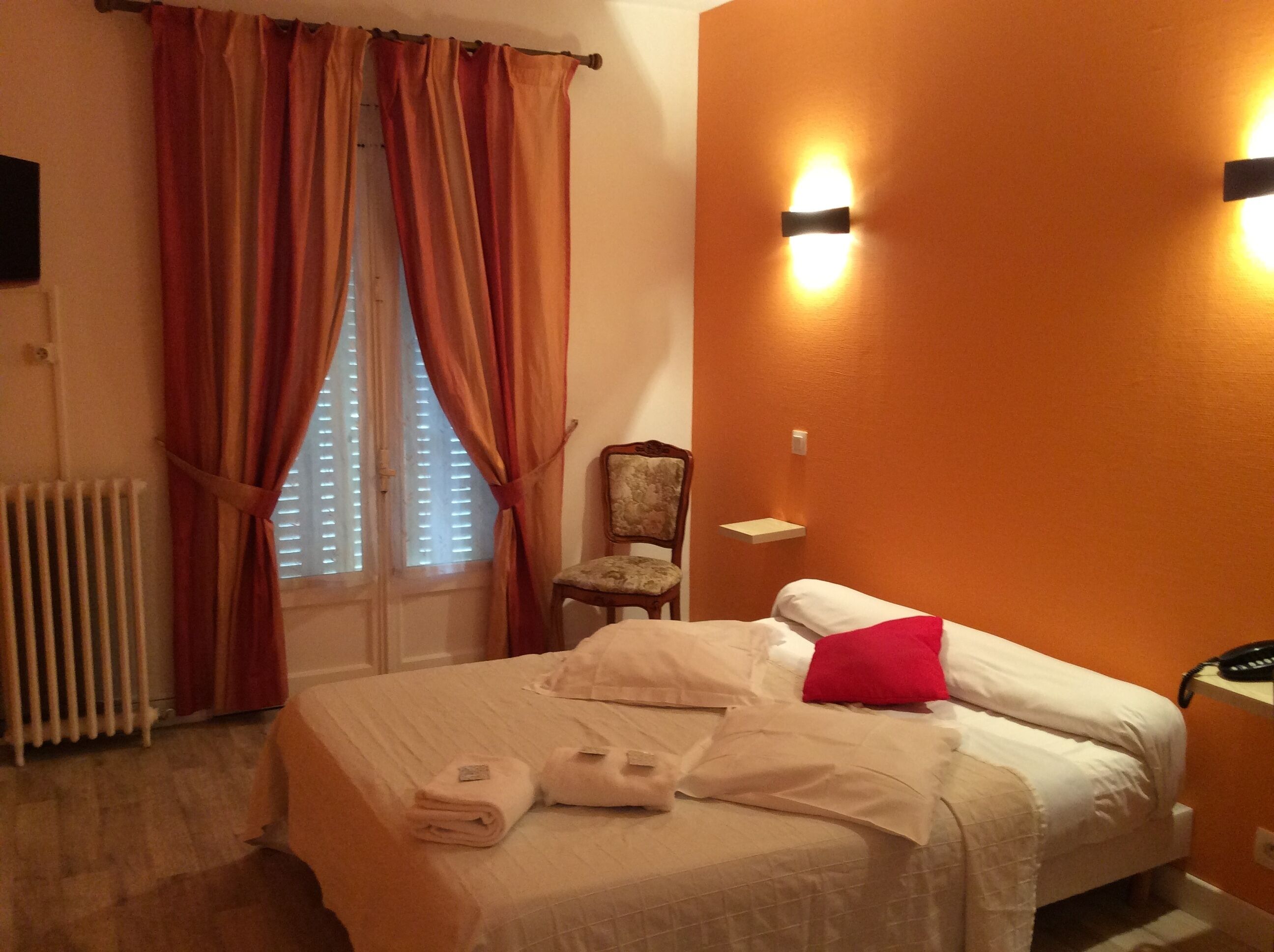 Superior Double Room | Premium bedding, desk, free cribs/infant beds, rollaway beds