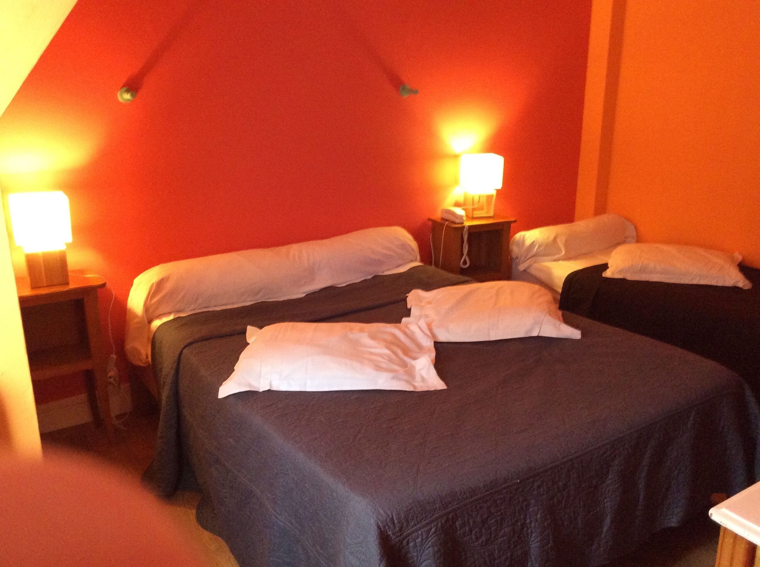 triple room | premium bedding, desk, free cots/infant beds, rollaway beds