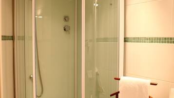 Regadera en el baño