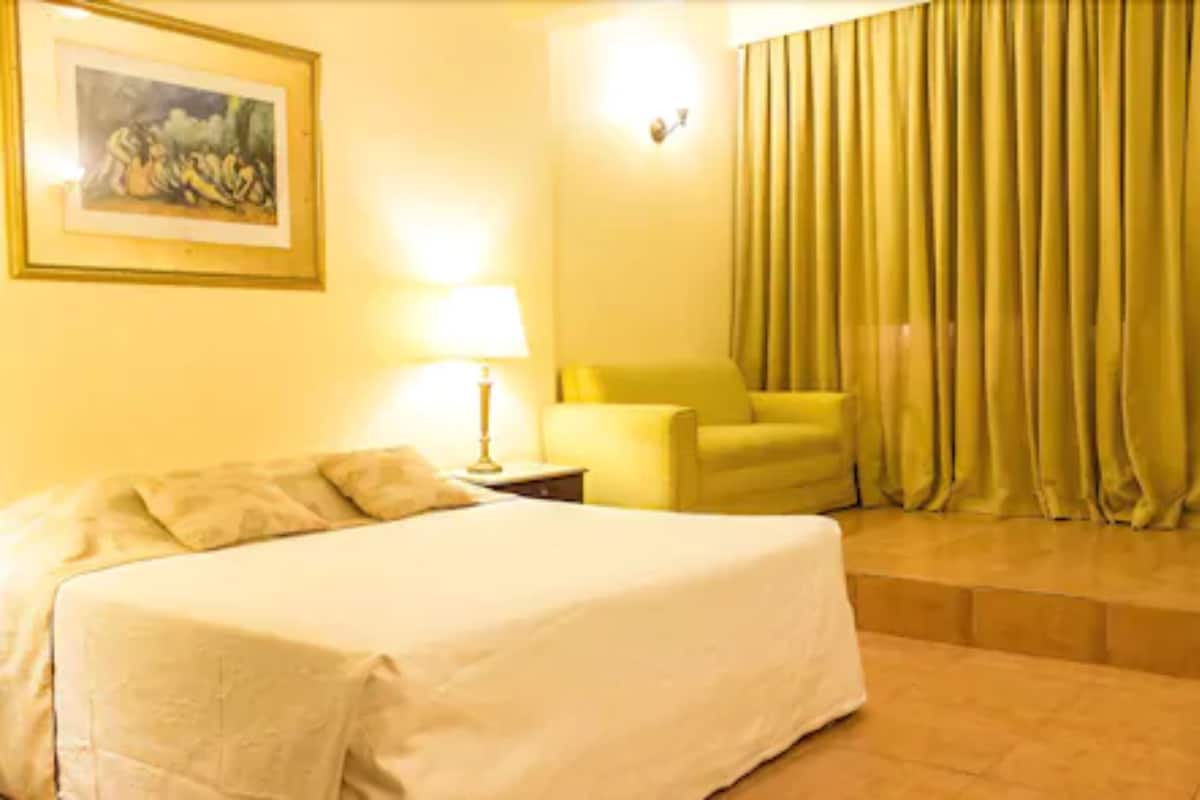Minibar, coffre-fort, rideaux dâobscurcissement, accĂšs au Wi-Fi (inclus)