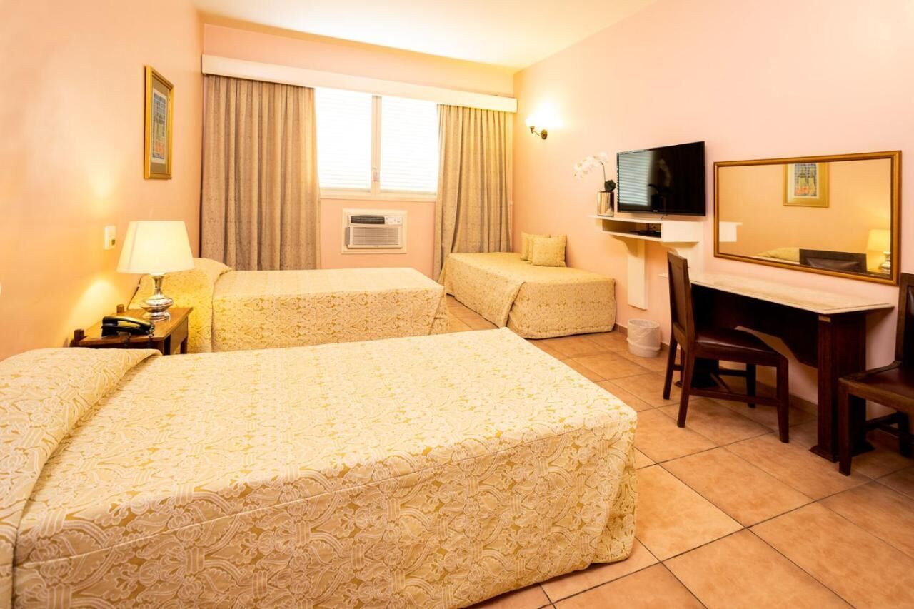 Een minibar, een kluis op de kamer, verduisterende gordijnen