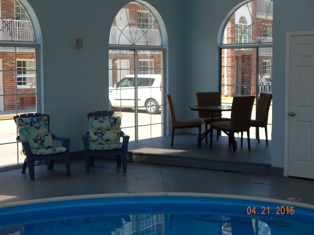 Carriage House Inn by null