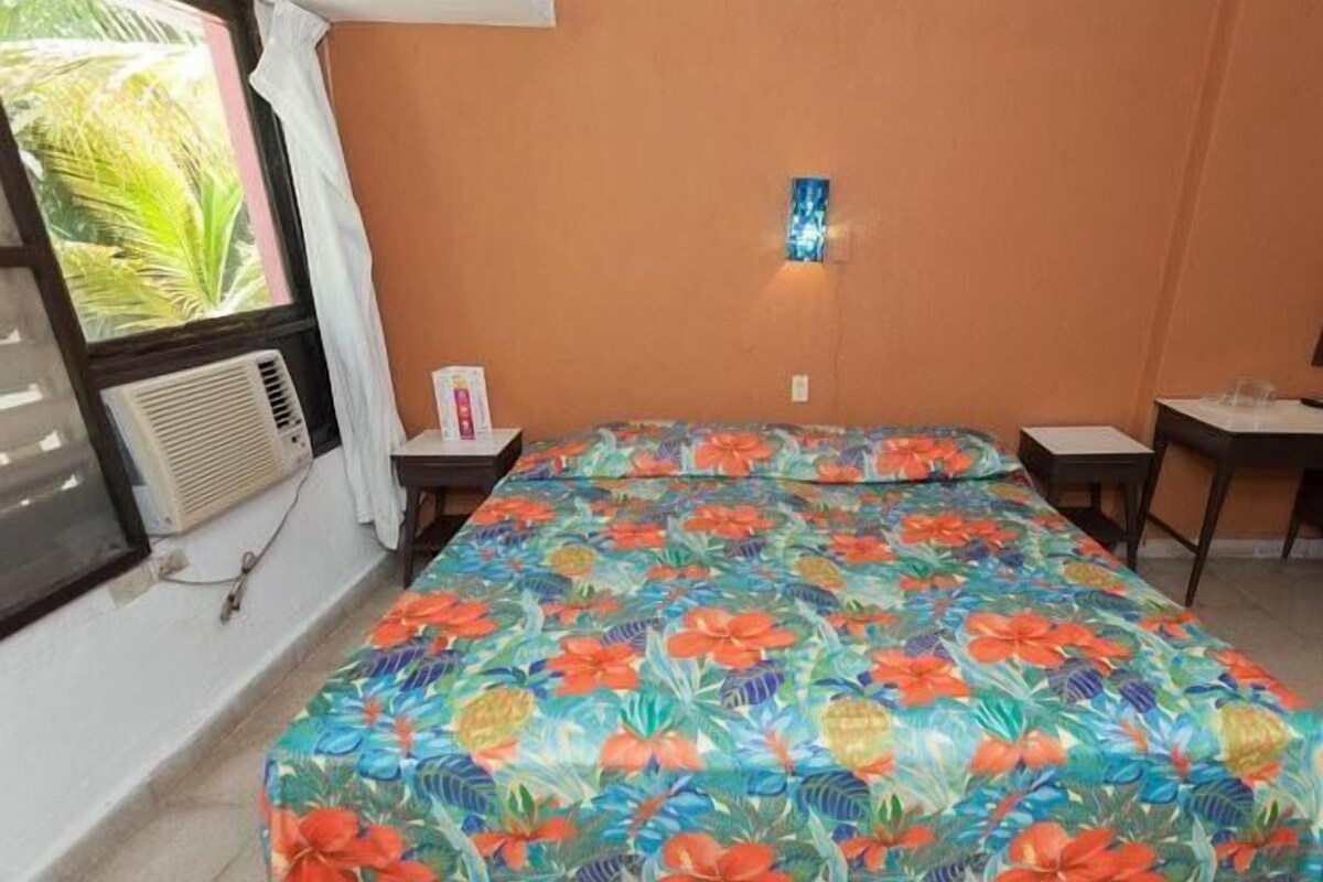 WiFi (free), bed sheets