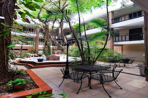 Courtyard - Hotel Colonial Cancun (Cancun)