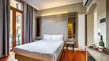 Superior Room (Font) | Premium bedding, minibar, in-room safe, individually furnished