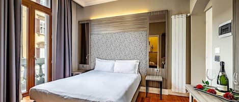 Superior Room (Font)