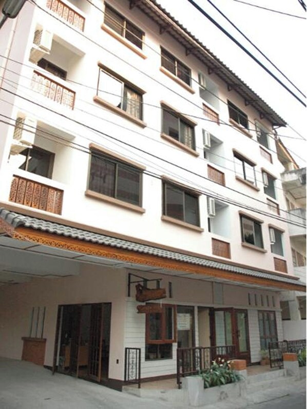 Front of property - Collection O Banwiang Guesthouse (Chiang Mai)