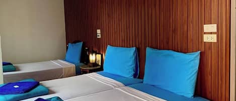 Standard Triple room with Air condition | In-room safe, desk, free WiFi, bed sheets