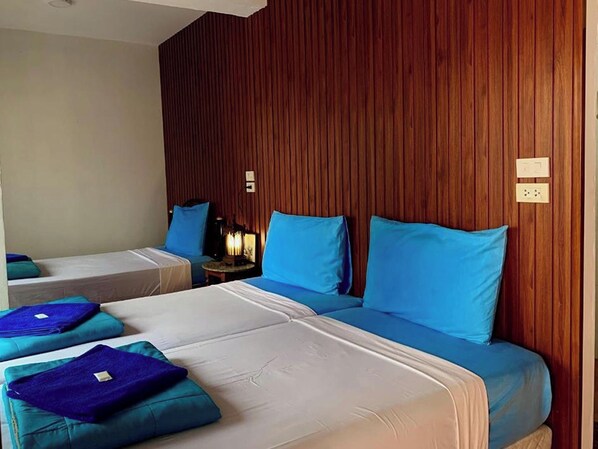 Standard Triple room with Air condition | 客房内保险箱、办公桌、免费 WiFi、床单