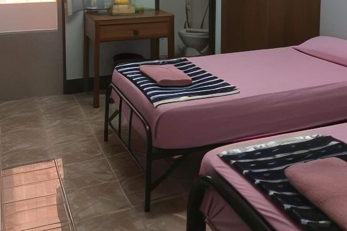 In-room safe, desk, free WiFi, bed sheets