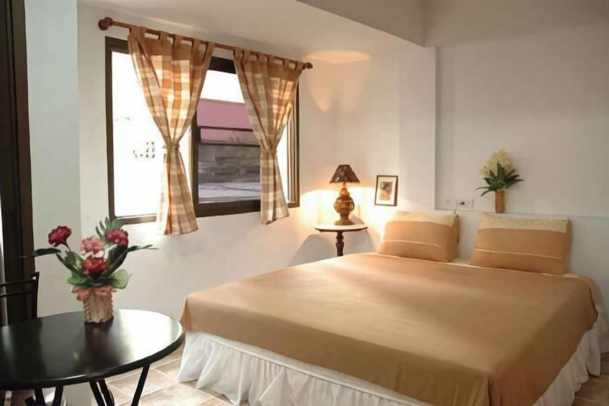 In-room safe, desk, free WiFi, bed sheets