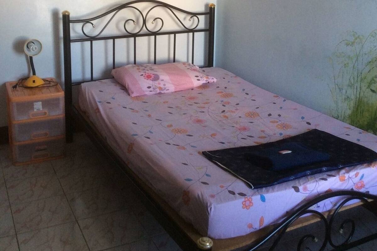 Caja de seguridad en la habitación, escritorio y wifi gratis