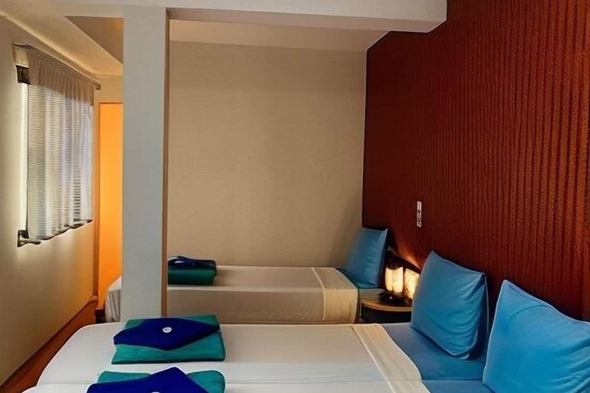 In-room safe, desk, free WiFi, bed sheets