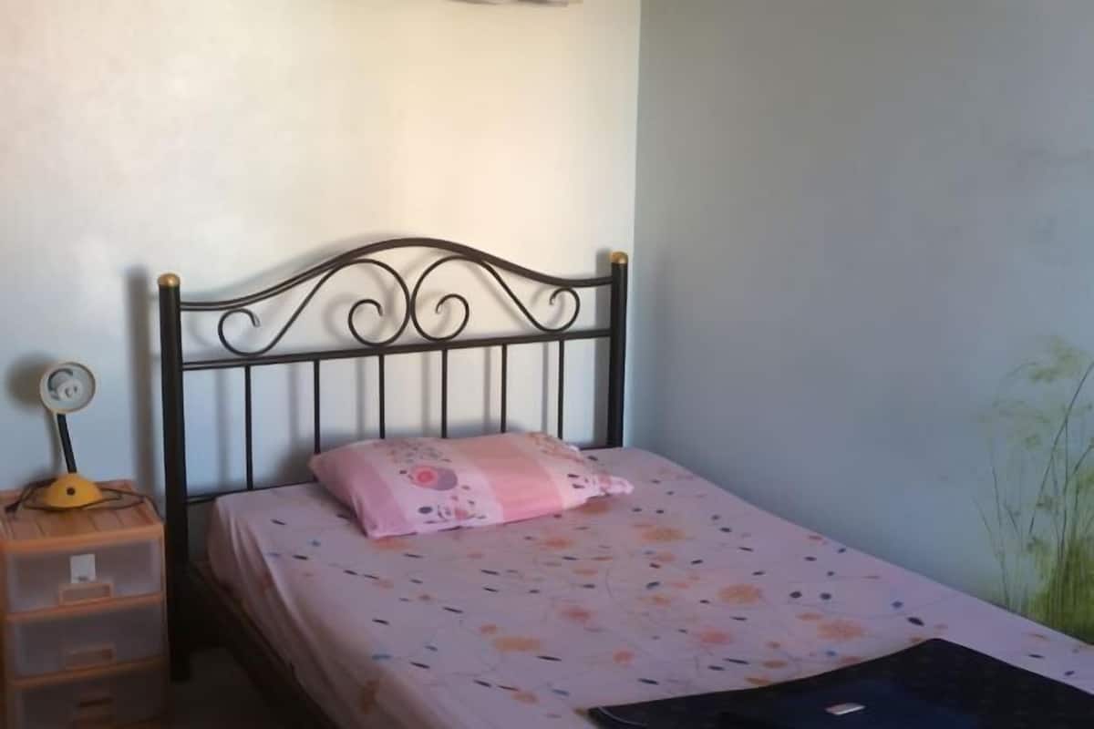 In-room safe, desk, free WiFi, bed sheets