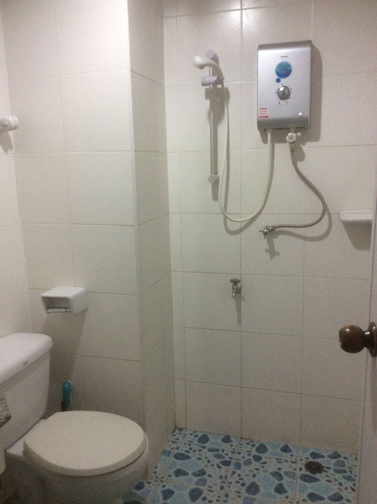 Baño | Regadera, amenidades de baño gratuitas, toallas 