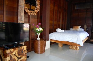 Deluxe Single with Terrace | 獨特裝潢、布置獨特、免費無線上網