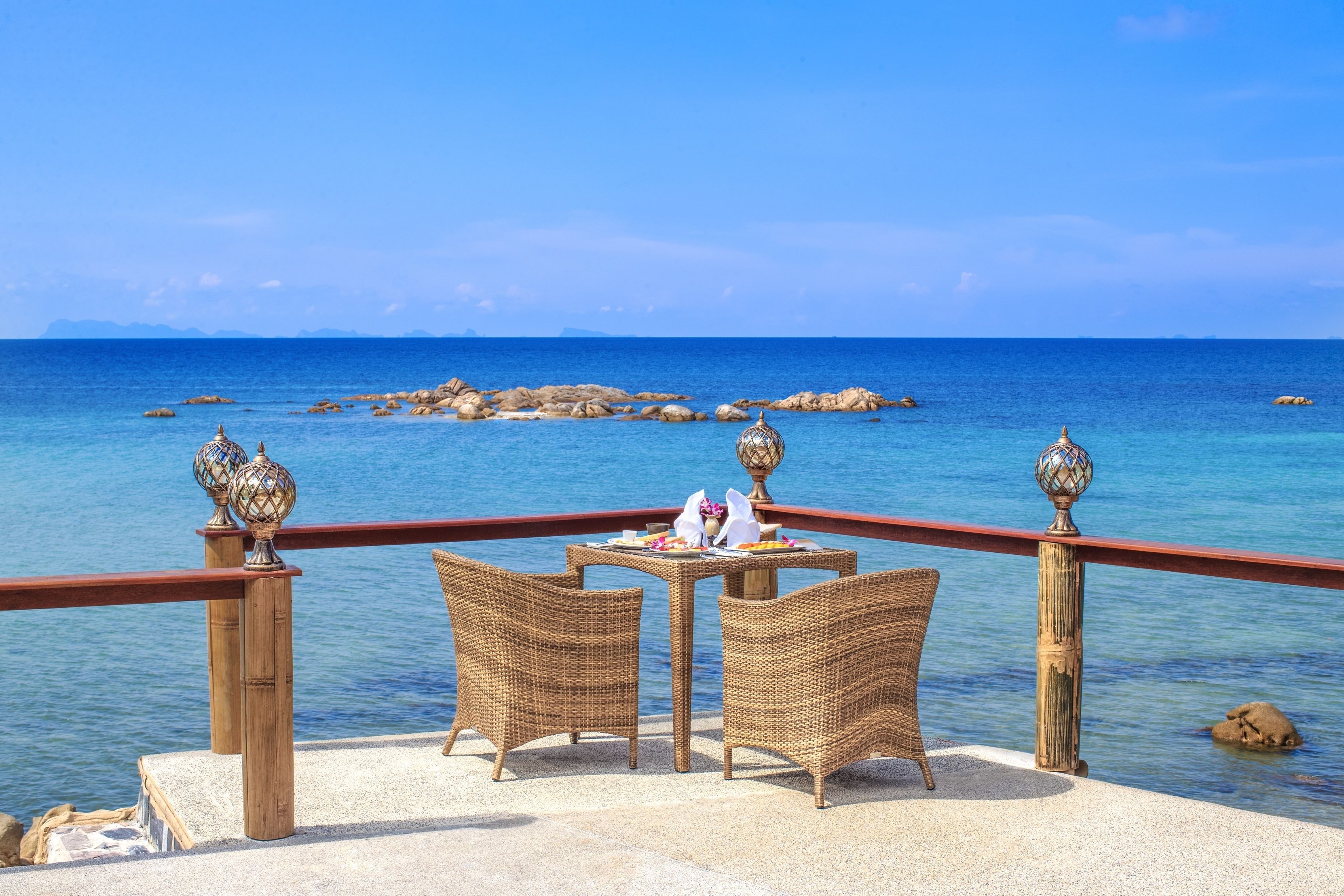 Free daily cooked-to-order breakfast 