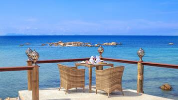 Free daily cooked-to-order breakfast