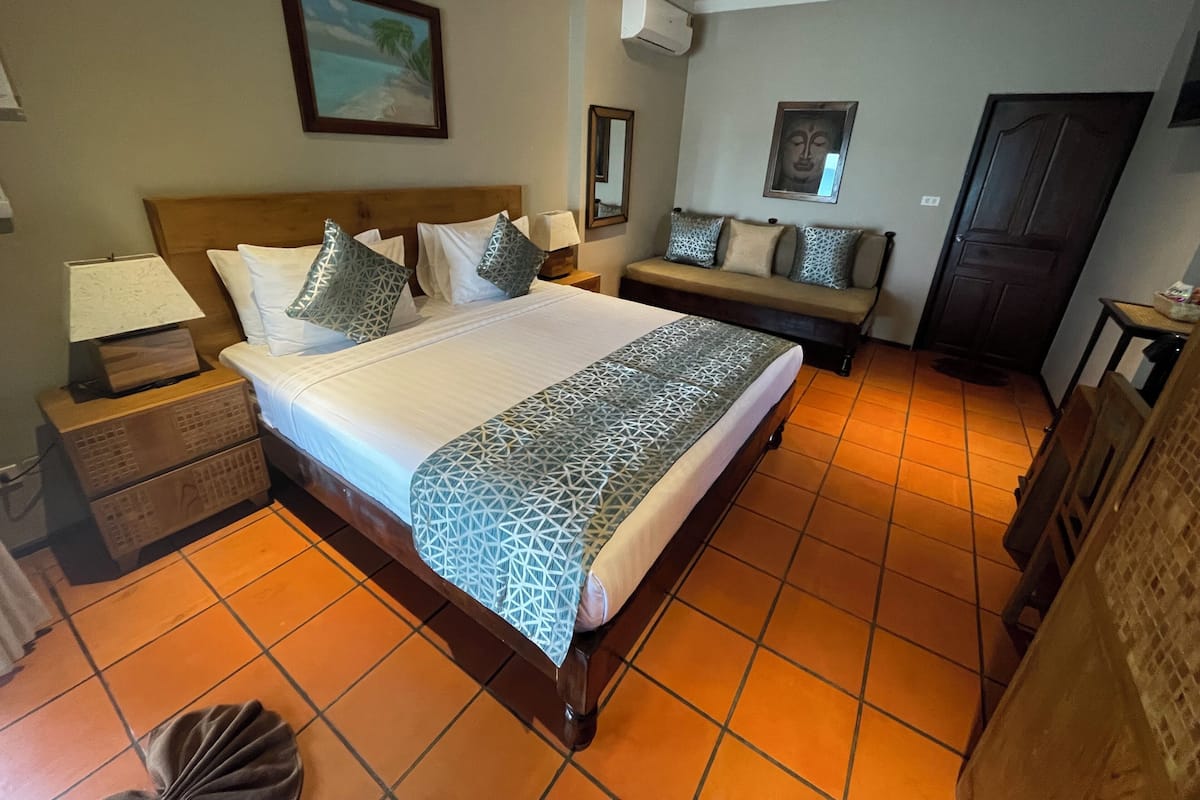 Bungalow Deluxe, 1 cama King size, vista al mar | 1 habitación y artículos del minibar gratis