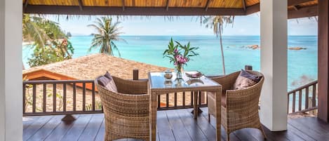 Deluxe Bungalow, 1 King Bed, Sea View | Terrace/patio