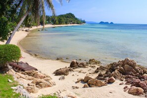 On the beach - Beyond The Blue Horizon Villa Resort (Ko Pha-ngan)