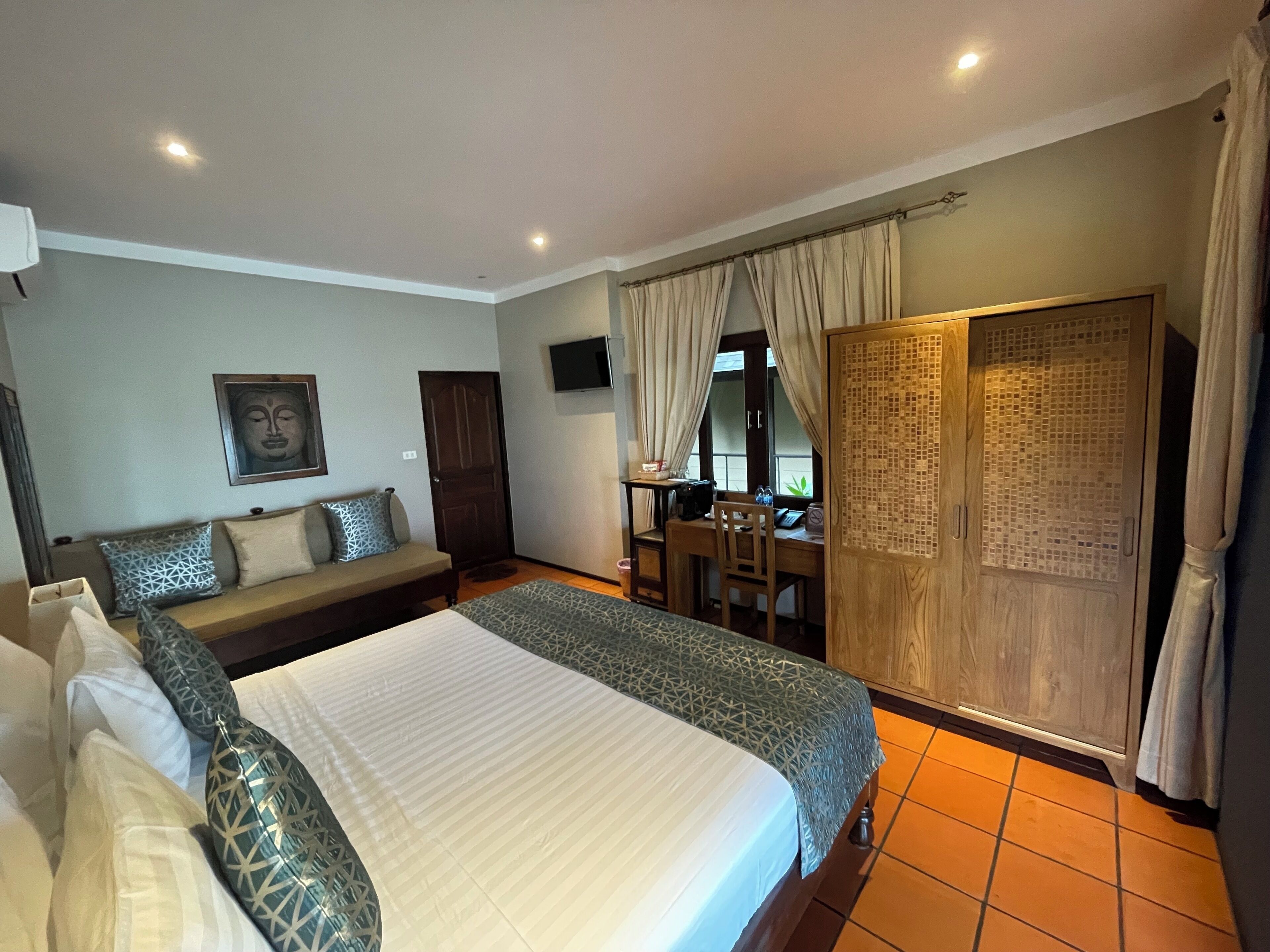 deluxe bungalow, 1 king bed, sea view | 1 bedroom, free minibar items, in-room safe, free wifi