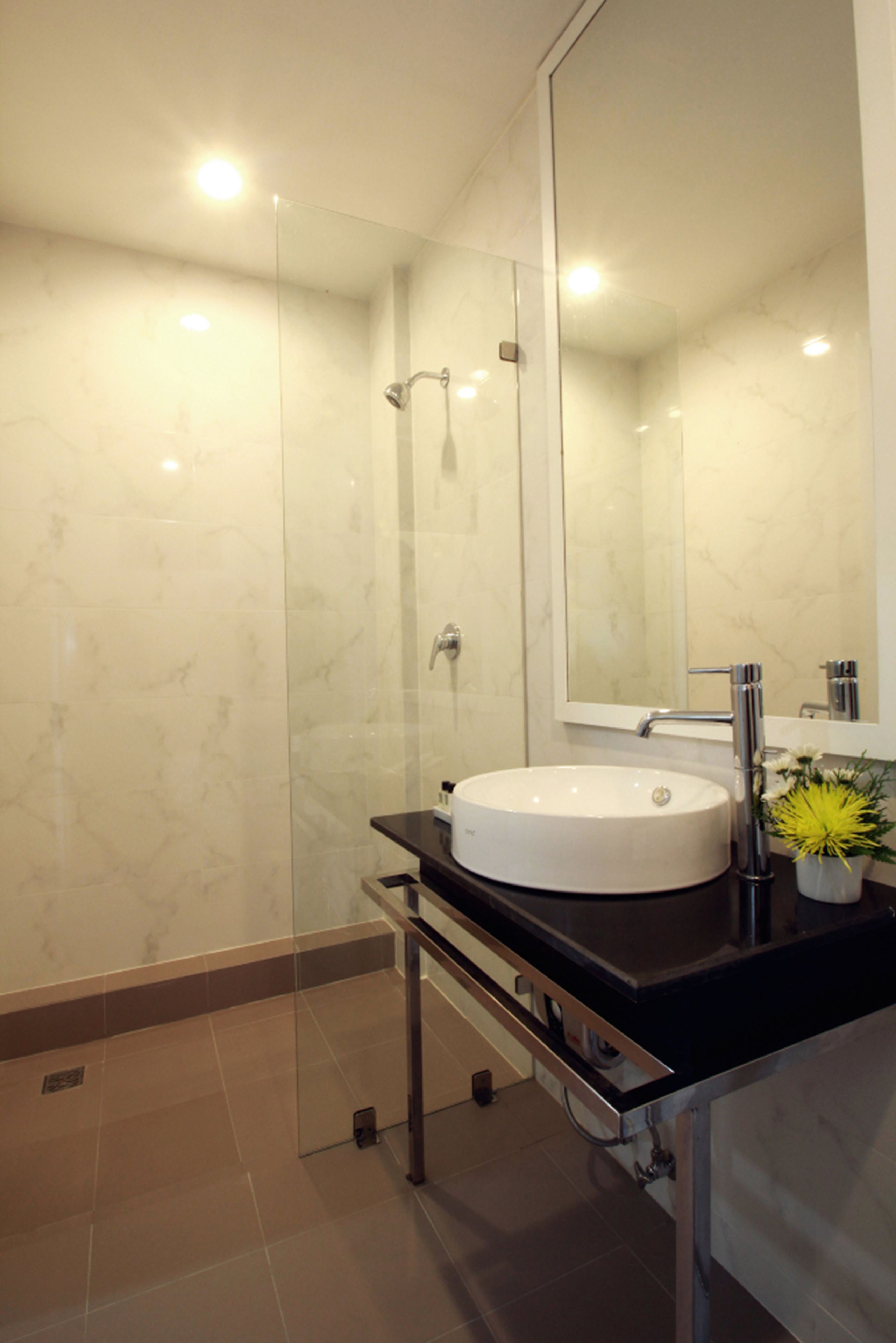 shower, free toiletries, hair dryer, bathrobes