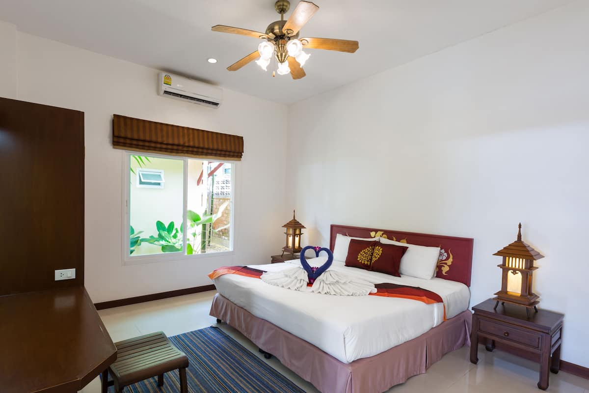 Suite Villa Pool Access | 1 camera, minibar, una cassaforte in camera, una scrivania