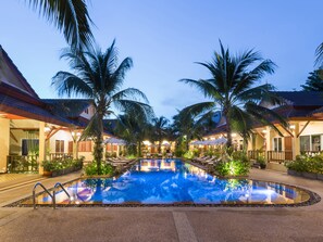 Outdoor pool - Le Piman Resort (Rawai)