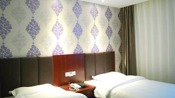 Superior Twin Room | 1 bedroom, hypo-allergenic bedding, desk, blackout drapes