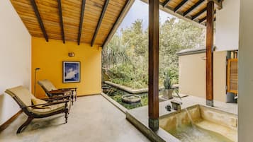 ์ค์ํธ (Shanthi Suite, Courtyard View) | ๋ฏธ๋๋ฐ, ๊ฐ์ค ๋ด ๊ธ๊ณ , ๋ค๋ฆฌ๋ฏธ/๋ค๋ฆฌ๋ฏธํ, ๋ฌด๋ฃ WiFi
