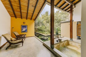 ห้องสวีท (Shanthi Suite, Courtyard View) | มินิบาร์, ตู้นิรภัยในห้องพัก, เตารีด/โต๊ะรีดผ้า, Wi-Fi ฟรี